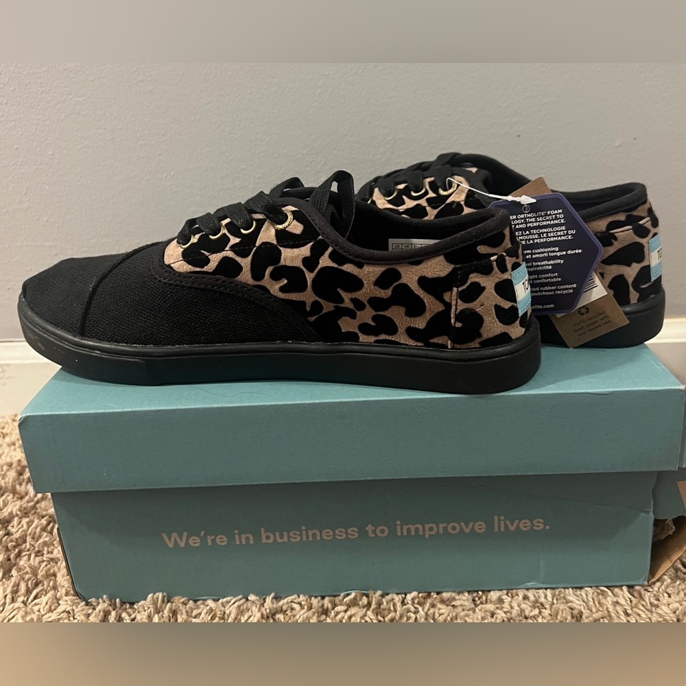 Toms Cordones Cupsole Black and Brown Animal Print Sneakers NWT